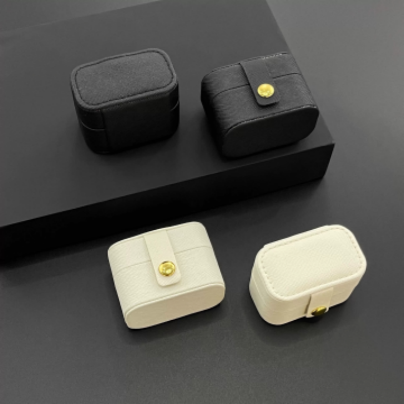 Travel Accessories Jewelry - Tragbare Schmuckbox aus Leder für den