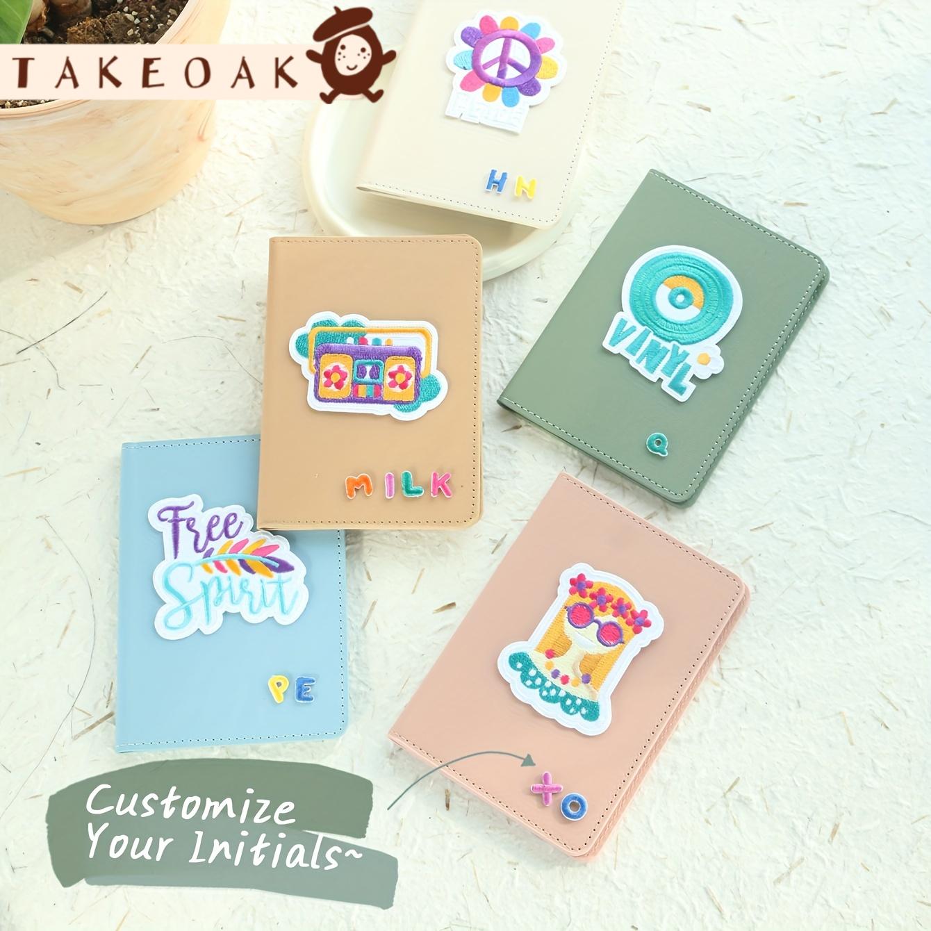 Travel Accessories Hong Kong - Personalisierte Leder-Passhülle mit Initialen und Cartoon-Stickerei-Patch