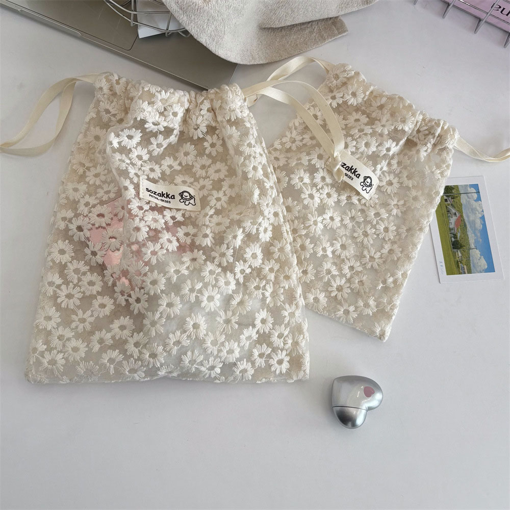 Spitzenbestickte Gänseblümchen – Travel Accessories Pouch Bewertung und Preis
